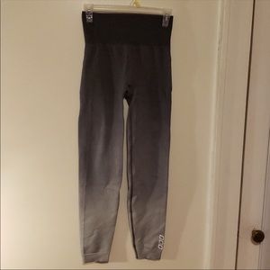 Lorna Jane ombré grey-white seamless leggings